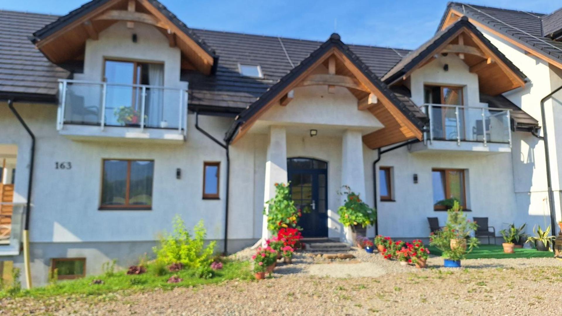 Elff -apartamenty I Goscinne Homestay Cisna